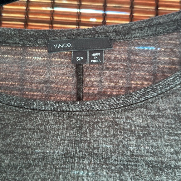 Vince Flattering Long Sleeve - Picture 2 of 4